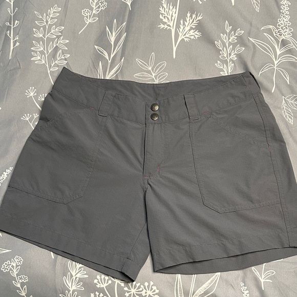 Patagonia Women's Gray Button Shorts - Picture 1 of 5
